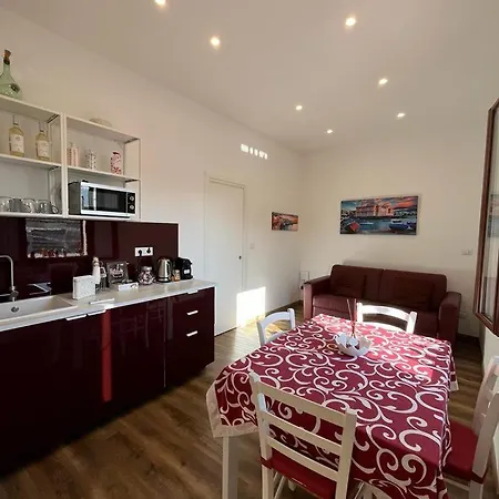 Apartament Aurora's *